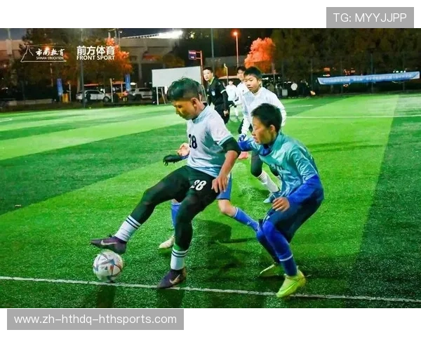 黔城竞技风云燃起篮球精神 点亮绿茵足球激情奋勇向前 黔城竞技风云燃起篮球精神 点亮绿茵足球激情奋勇向前